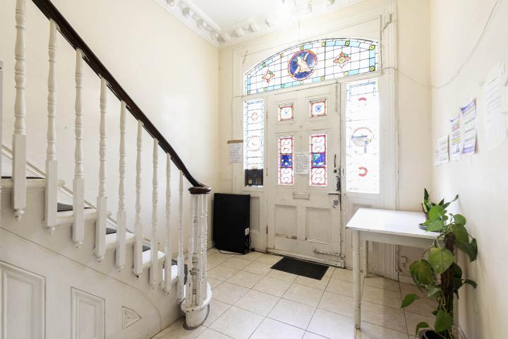  Bills Included Studio Dean Road, Willesden Green ( Gas,Water +Electricity included)